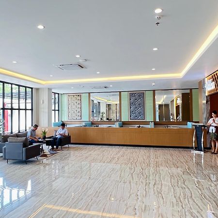 D'Primahotel Airport Sultan Hasanuddin Makassar Sudiang Bagian luar foto