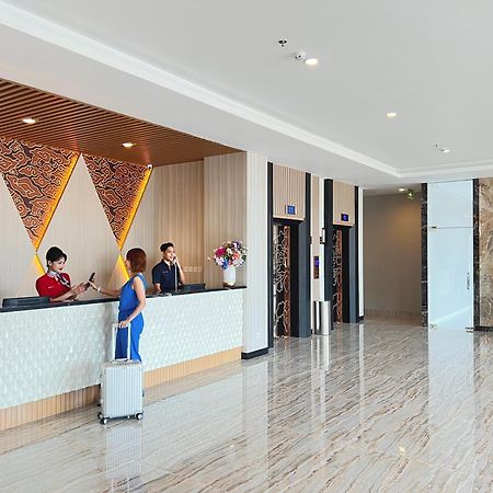 D'Primahotel Airport Sultan Hasanuddin Makassar Sudiang Bagian luar foto
