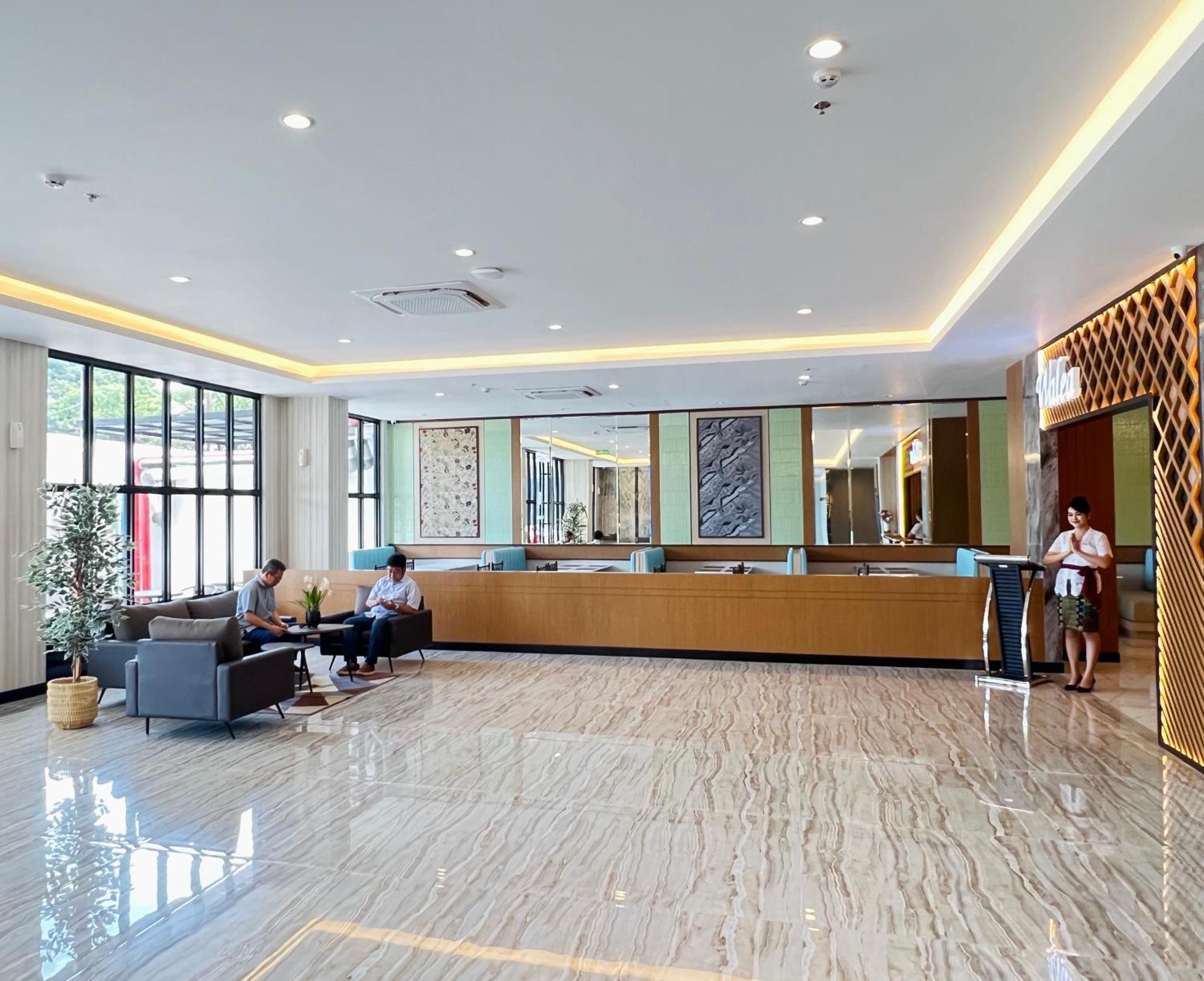 D'Primahotel Airport Sultan Hasanuddin Makassar Sudiang Bagian luar foto